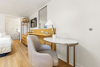 hotel manteo trademark collection by wyndham