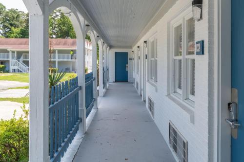 hotel manteo trademark collection by wyndham