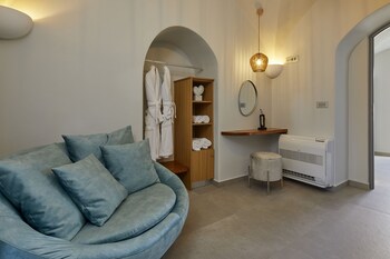 aecon suites