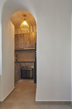 aecon suites