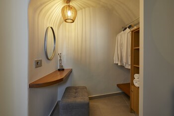 aecon suites
