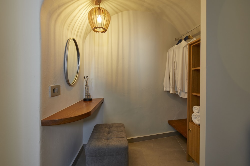 aecon suites