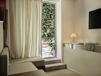 apollo palm hotel