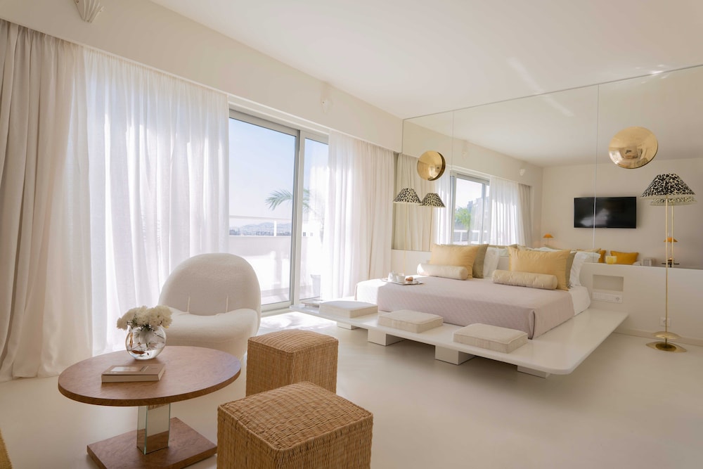 apollo palm hotel