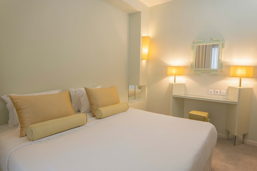 apollo palm hotel