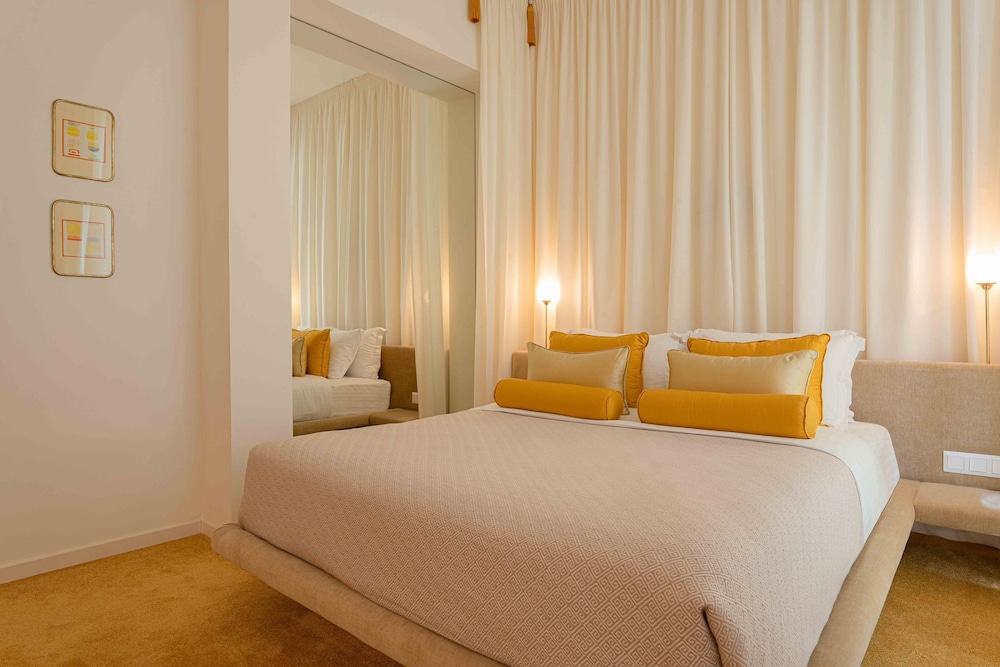 apollo palm hotel