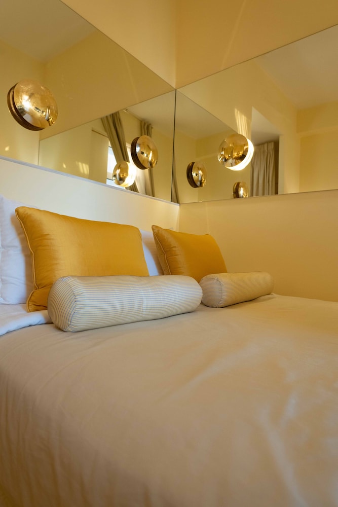 apollo palm hotel