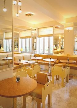 apollo palm hotel