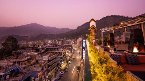 himalayan glory inn