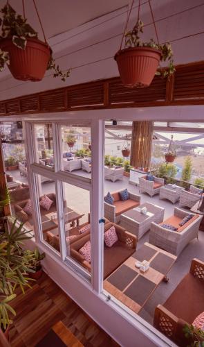 himalayan glory inn