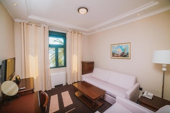 hotel astoria tivat