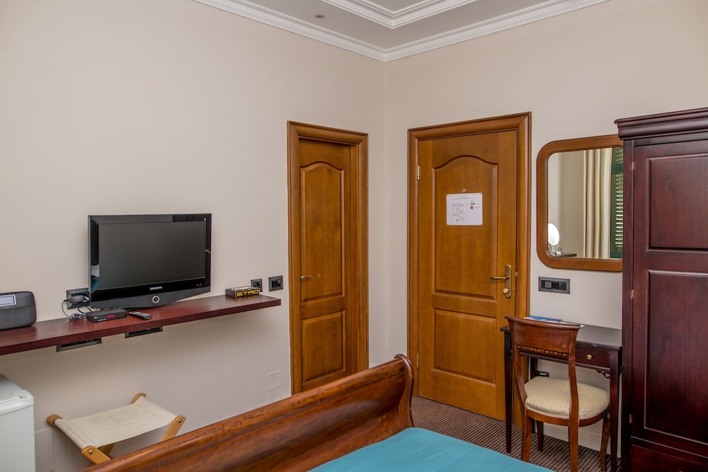 hotel astoria tivat