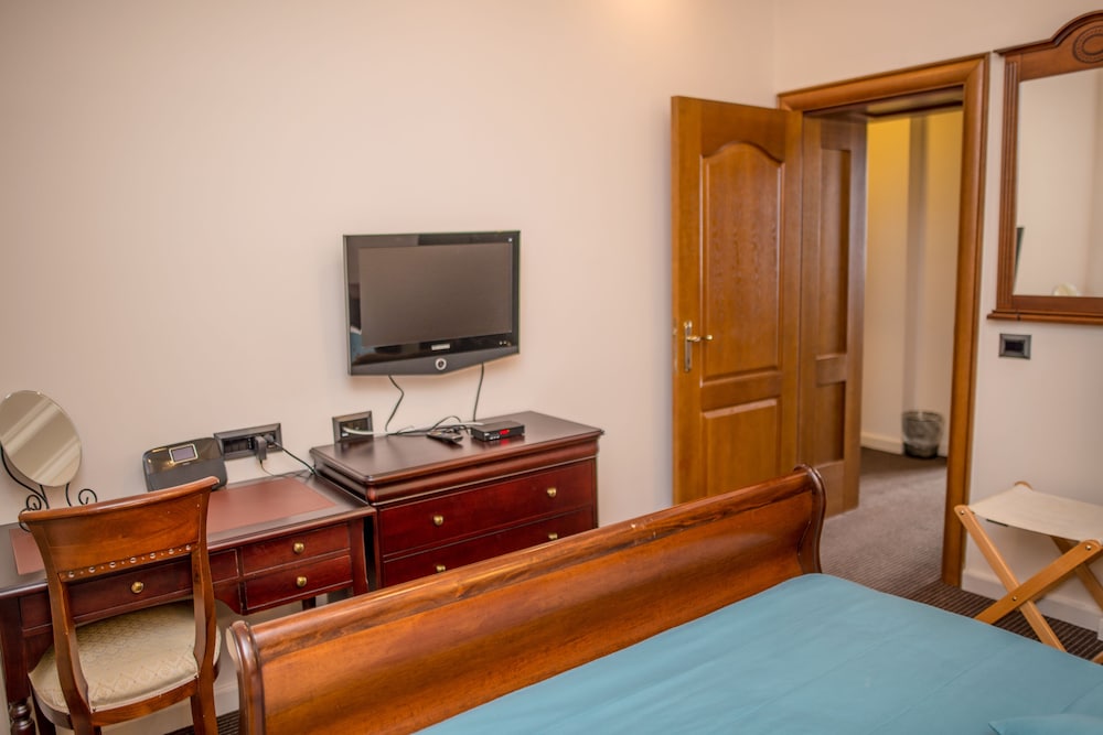 hotel astoria tivat