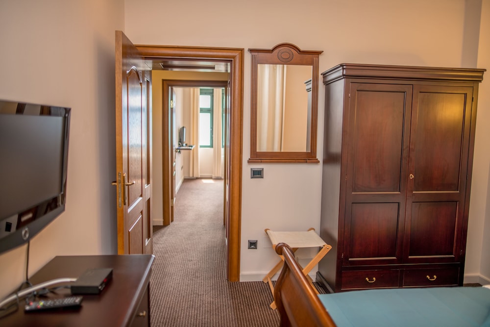 hotel astoria tivat