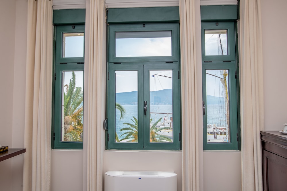 hotel astoria tivat