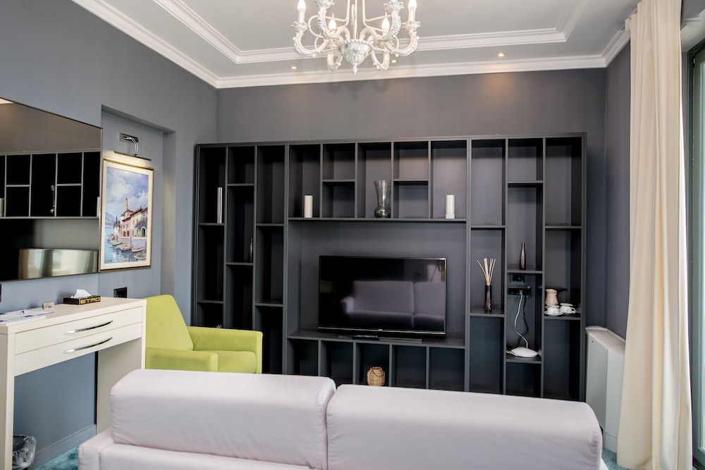 hotel astoria tivat