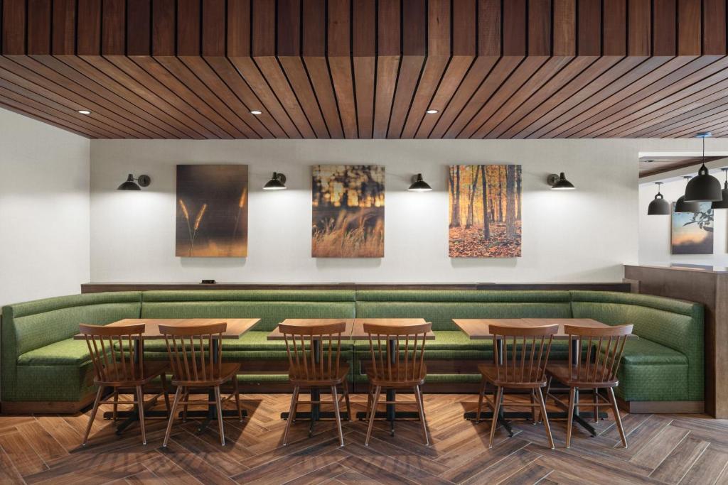 fairfield by marriott inn and suites whitsett greensboro east