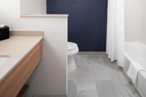 fairfield by marriott inn and suites whitsett greensboro east