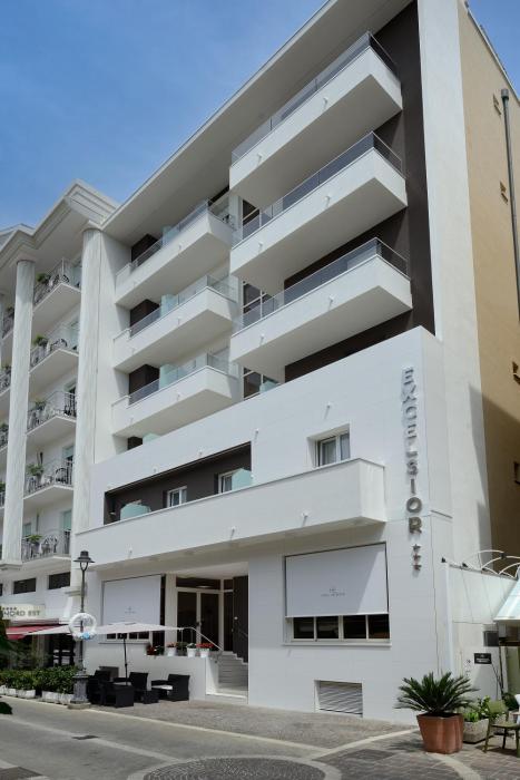 hotel excelsior