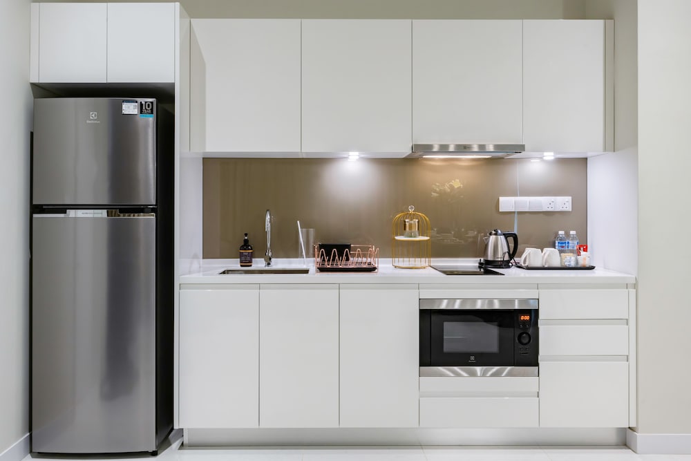 pavilion embassy suites klcc