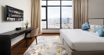 pavilion embassy suites klcc