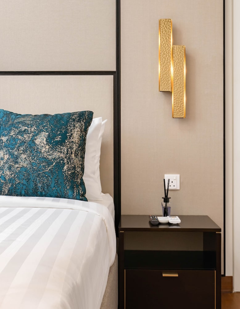 pavilion embassy suites klcc