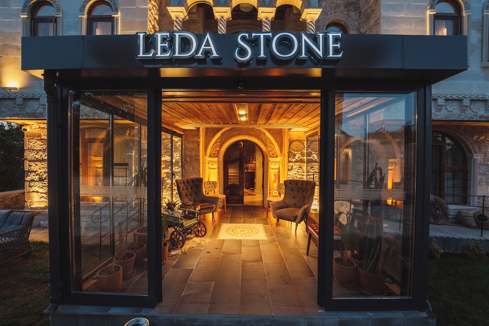 leda stone house