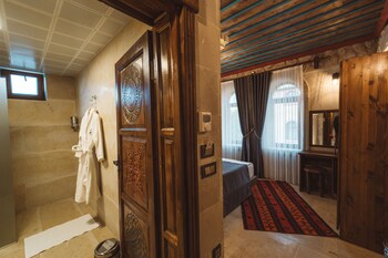 leda stone house