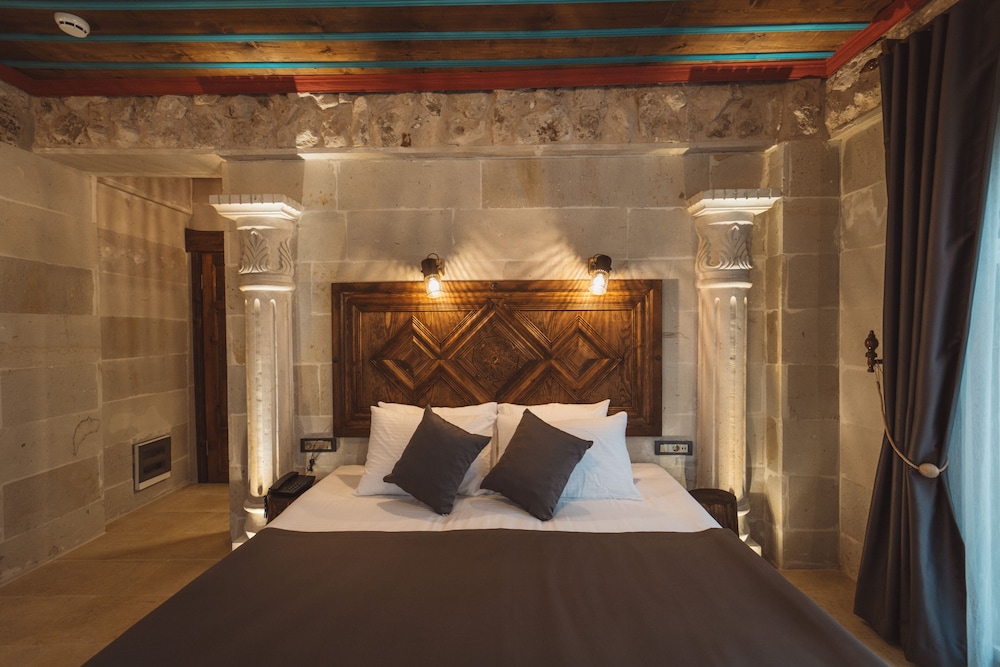 leda stone house