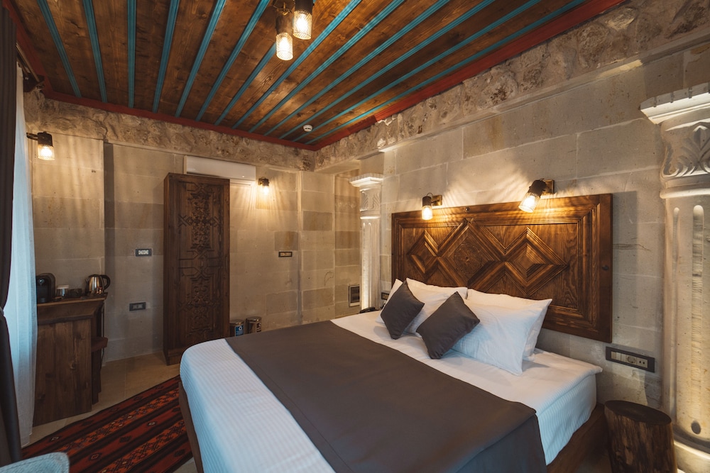 leda stone house