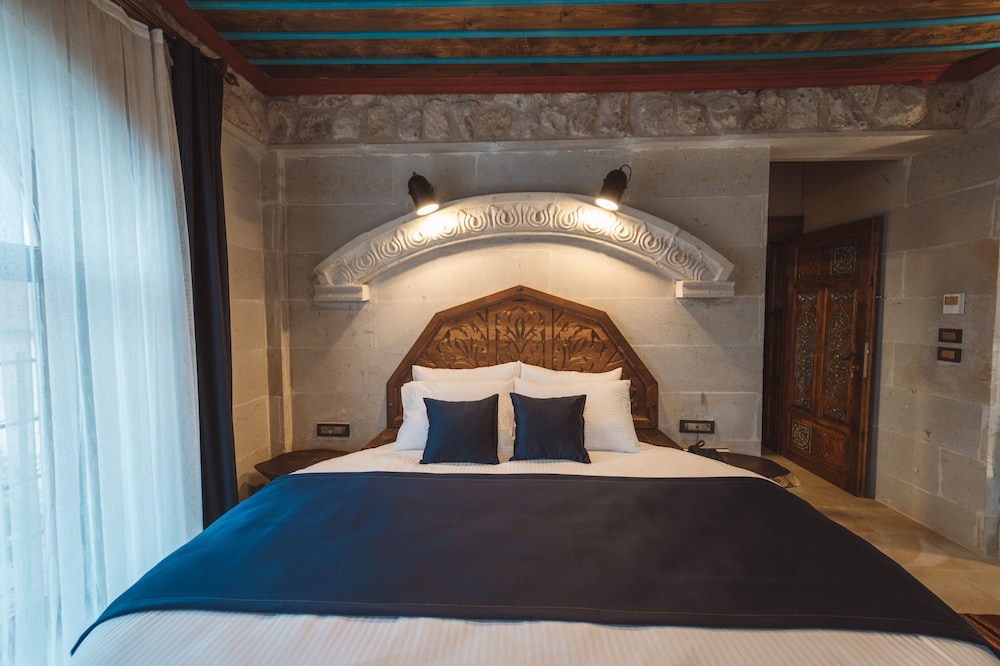 leda stone house