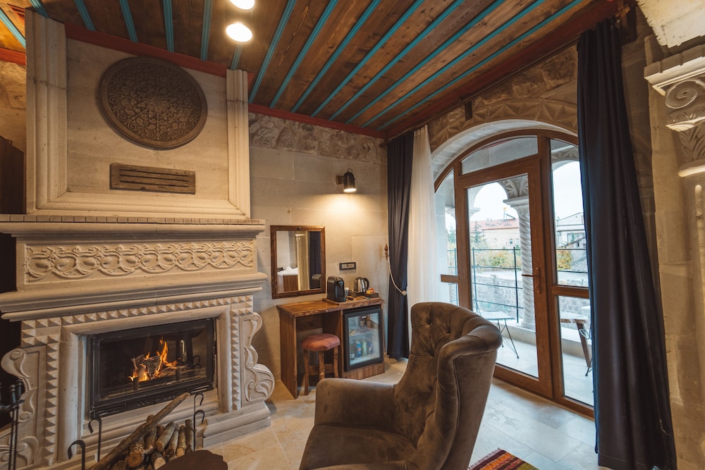 leda stone house