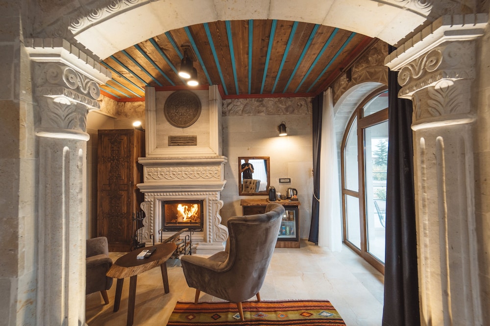 leda stone house