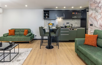 baymari suites city life