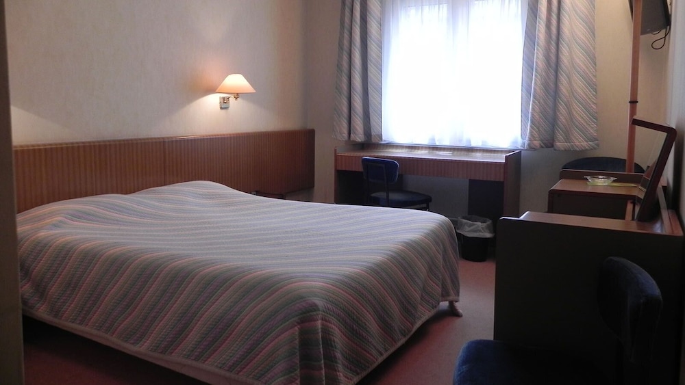 hotel du saumon verneuil sur avre