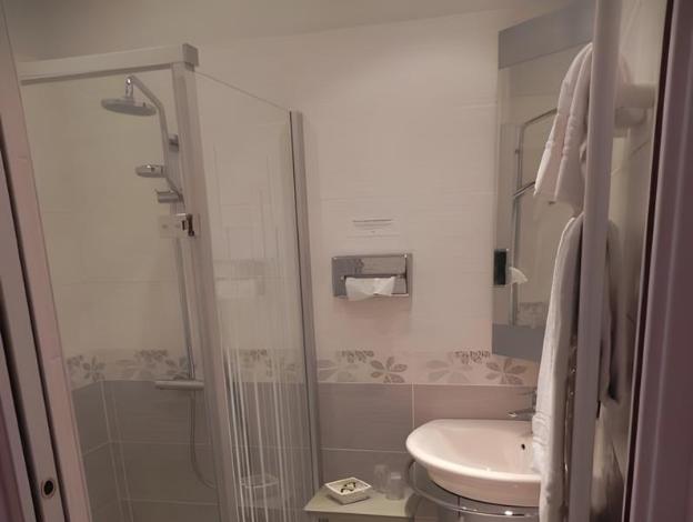 hotel du saumon verneuil sur avre