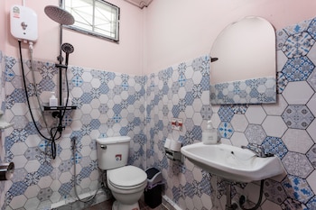 baan mee suk ayutthaya hostel