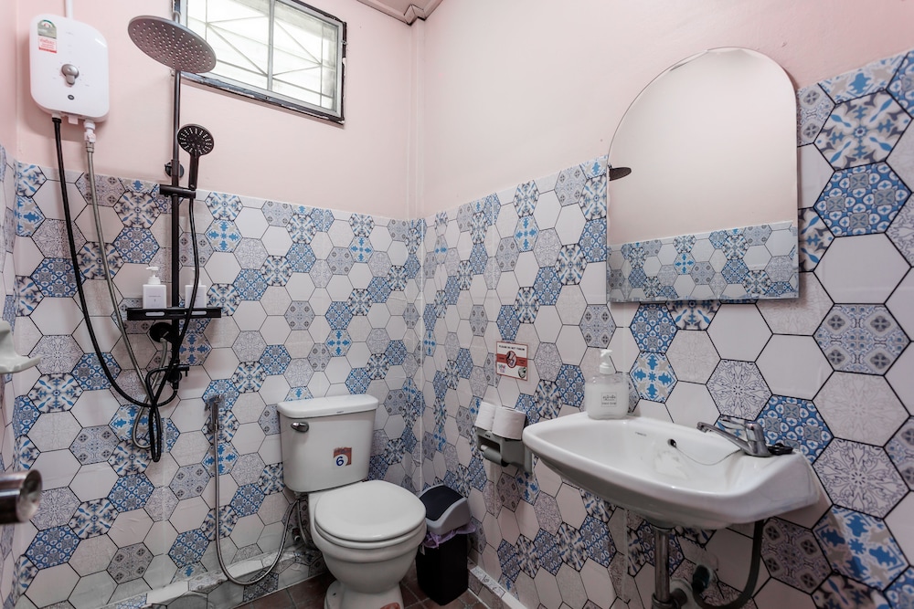 baan mee suk ayutthaya hostel