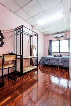 baan mee suk ayutthaya hostel