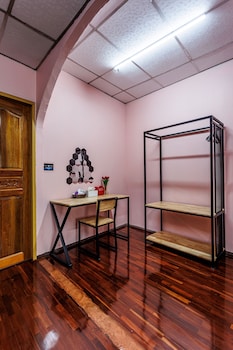 baan mee suk ayutthaya hostel