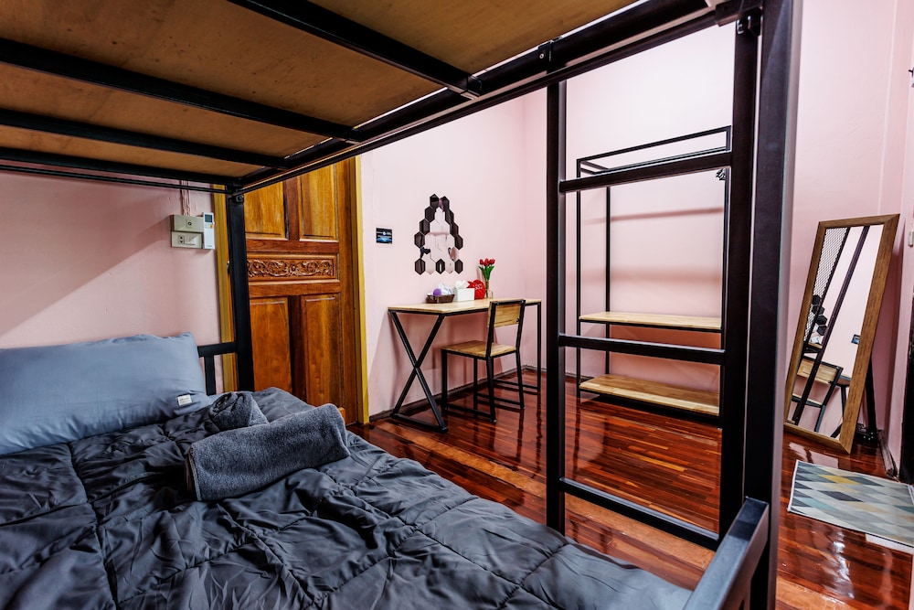 baan mee suk ayutthaya hostel