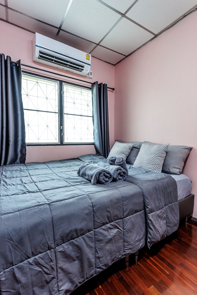 baan mee suk ayutthaya hostel