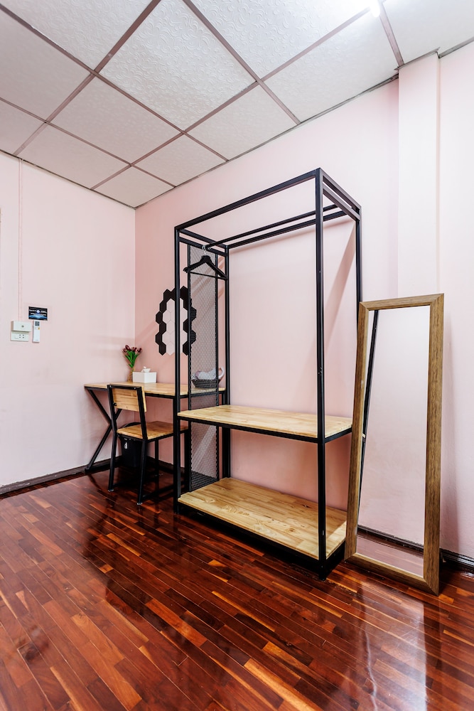 baan mee suk ayutthaya hostel