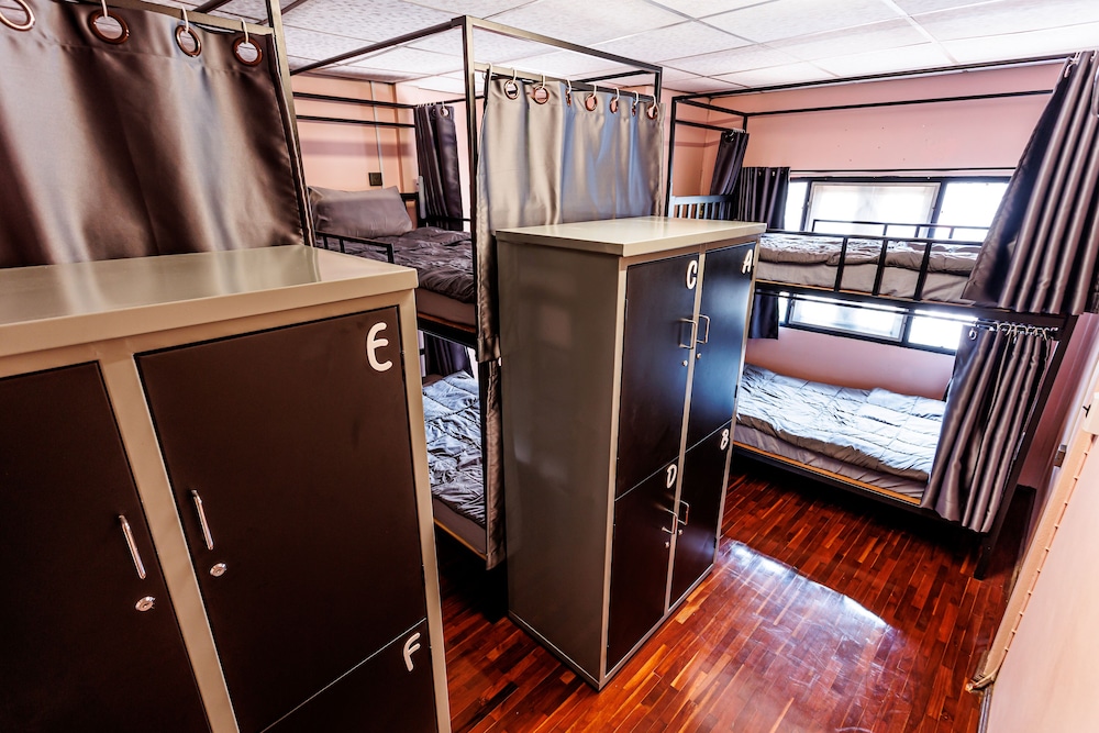 baan mee suk ayutthaya hostel