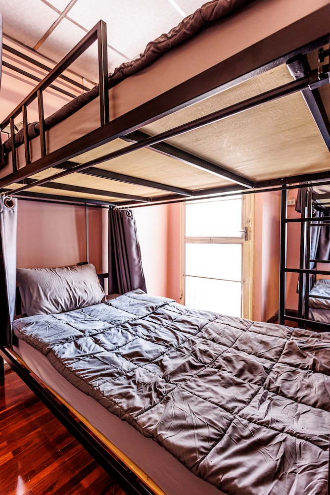 baan mee suk ayutthaya hostel