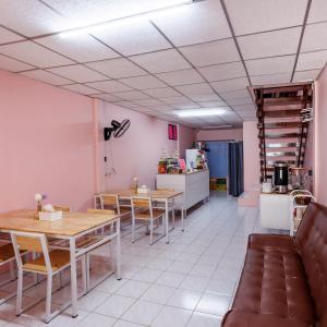 baan mee suk ayutthaya hostel