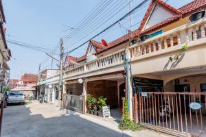 baan mee suk ayutthaya hostel