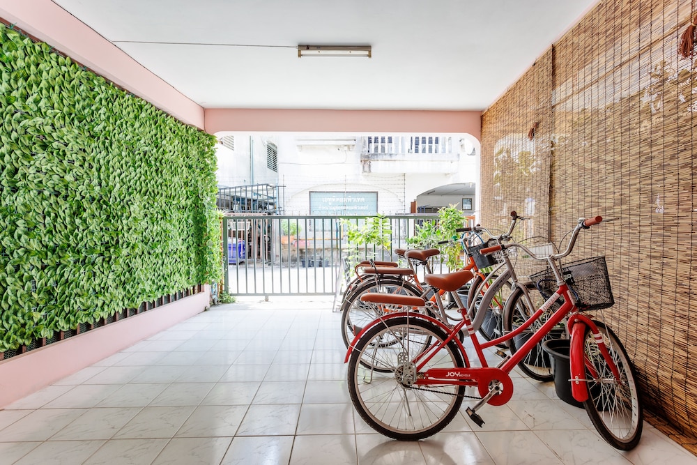 baan mee suk ayutthaya hostel