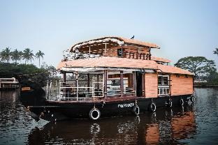 honeymoon houseboat
