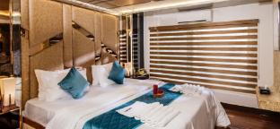 honeymoon houseboat